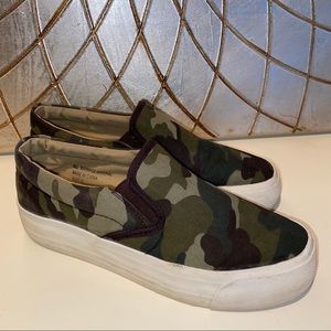 CAMO PRINT SLIP ON SNEAKERS